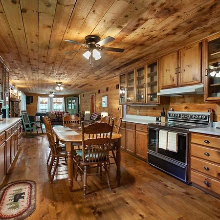 Forest Home Hot Tub Fire Pit Pool Table Pigeon Forge Exteriér fotografie