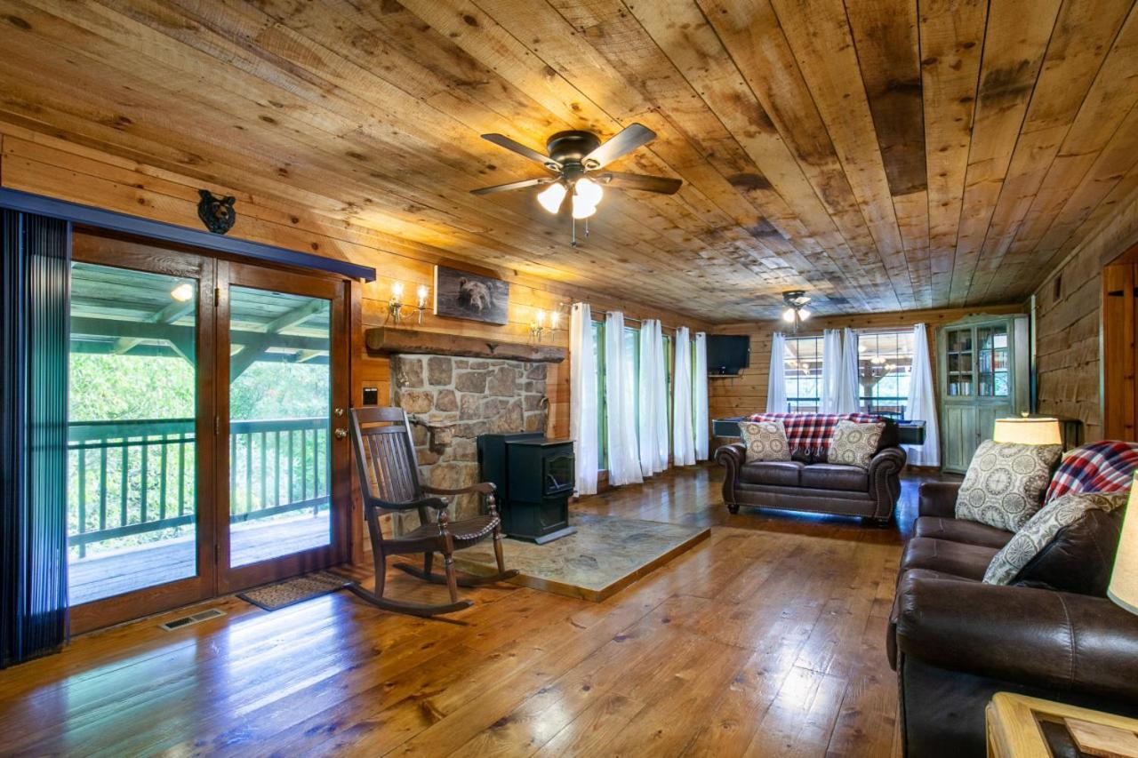 Forest Home Hot Tub Fire Pit Pool Table Pigeon Forge Exteriér fotografie