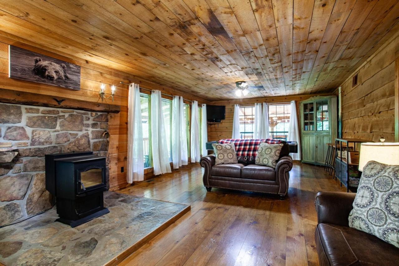 Forest Home Hot Tub Fire Pit Pool Table Pigeon Forge Exteriér fotografie