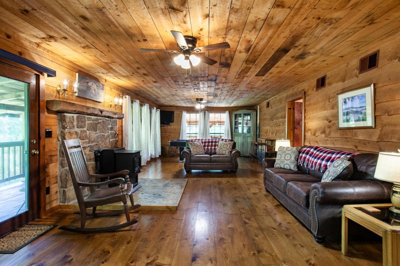 Forest Home Hot Tub Fire Pit Pool Table Pigeon Forge Exteriér fotografie