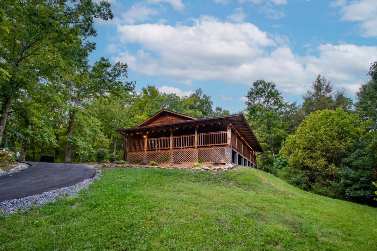 Forest Home Hot Tub Fire Pit Pool Table Pigeon Forge Exteriér fotografie