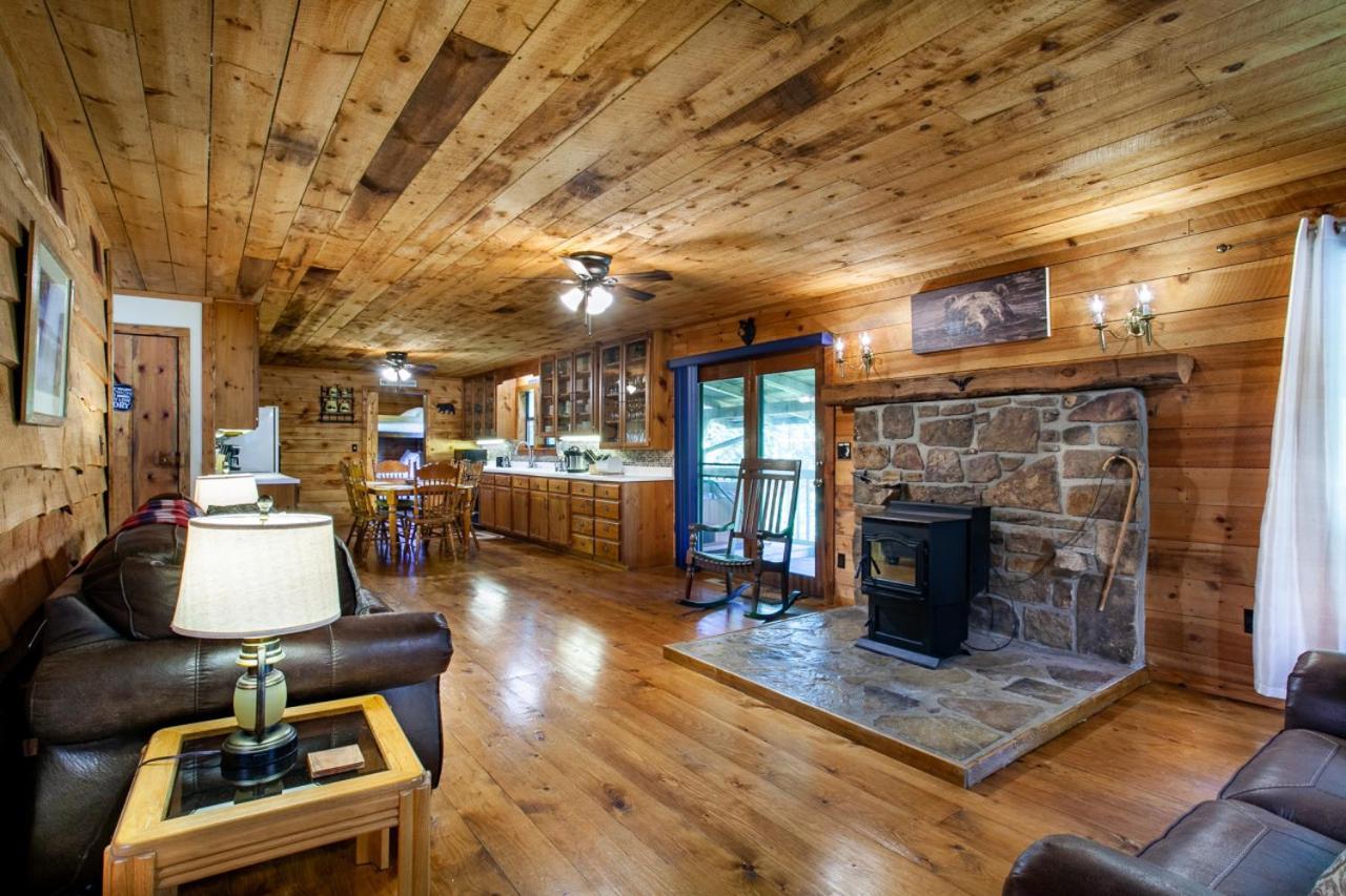 Forest Home Hot Tub Fire Pit Pool Table Pigeon Forge Exteriér fotografie