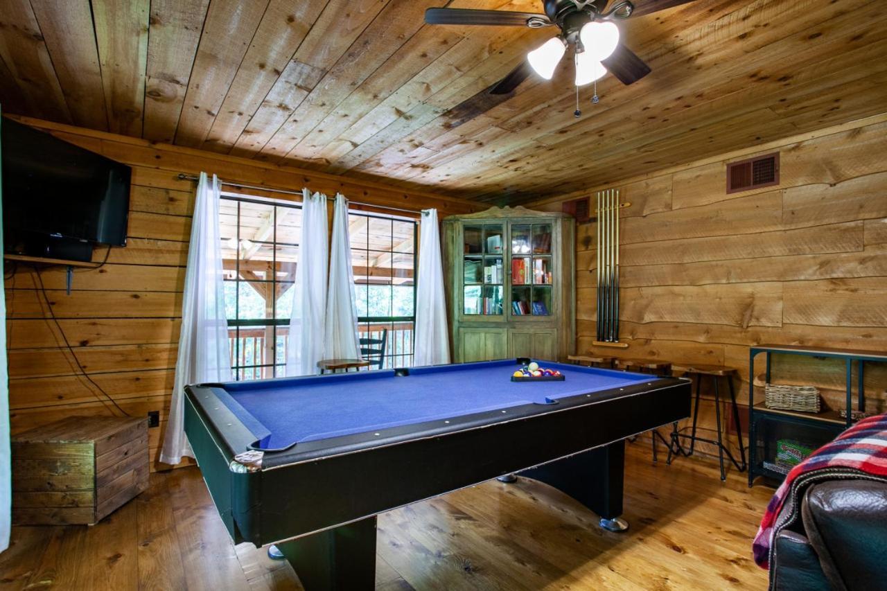 Forest Home Hot Tub Fire Pit Pool Table Pigeon Forge Exteriér fotografie