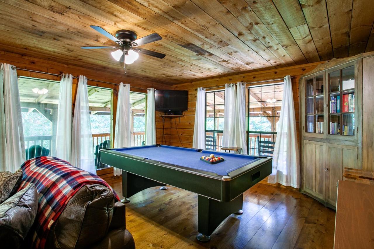 Forest Home Hot Tub Fire Pit Pool Table Pigeon Forge Exteriér fotografie