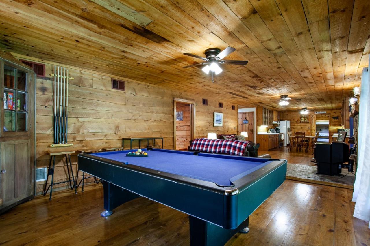 Forest Home Hot Tub Fire Pit Pool Table Pigeon Forge Exteriér fotografie