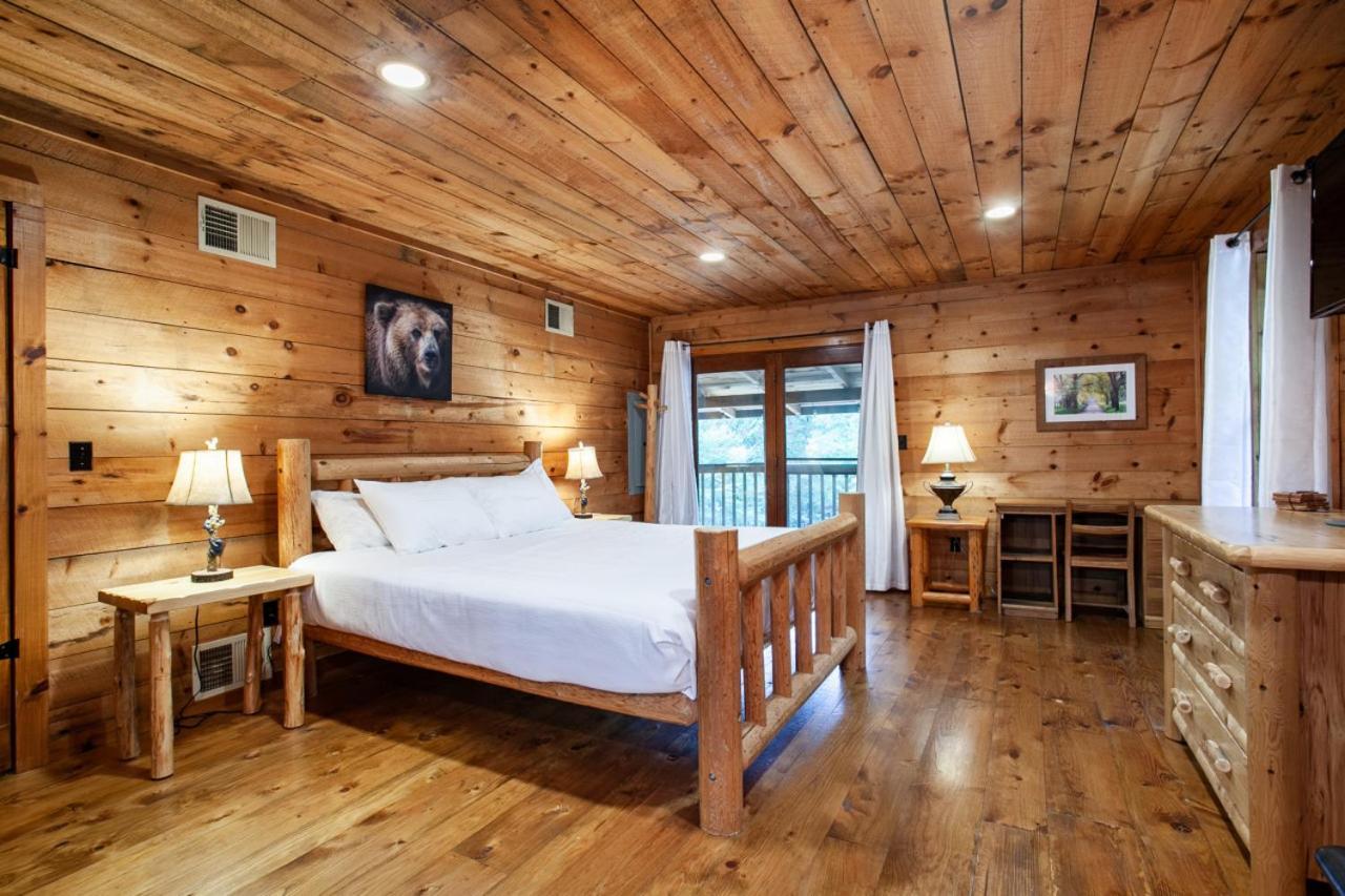 Forest Home Hot Tub Fire Pit Pool Table Pigeon Forge Exteriér fotografie
