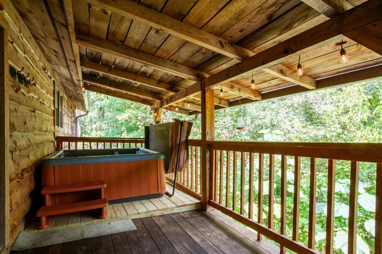 Forest Home Hot Tub Fire Pit Pool Table Pigeon Forge Exteriér fotografie