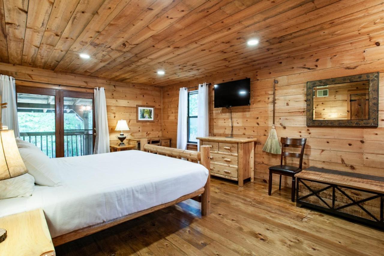 Forest Home Hot Tub Fire Pit Pool Table Pigeon Forge Exteriér fotografie