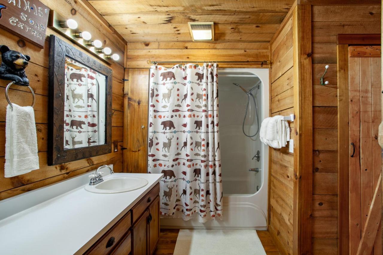 Forest Home Hot Tub Fire Pit Pool Table Pigeon Forge Exteriér fotografie