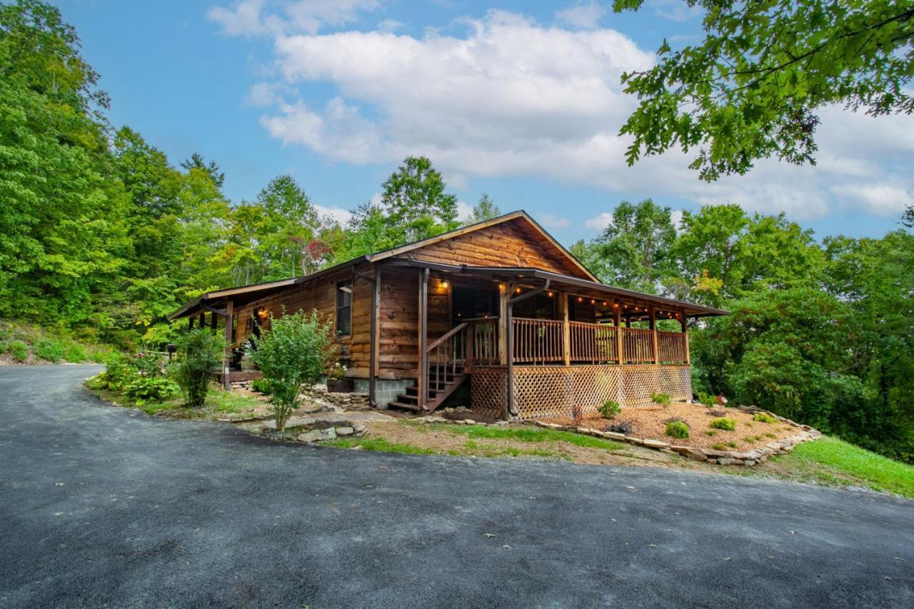 Forest Home Hot Tub Fire Pit Pool Table Pigeon Forge Exteriér fotografie