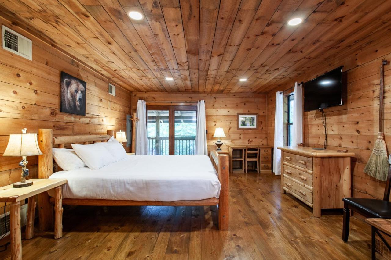 Forest Home Hot Tub Fire Pit Pool Table Pigeon Forge Exteriér fotografie